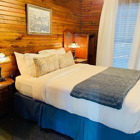 Dabbs Hotel Bed And Breakfast Llano Exterior foto